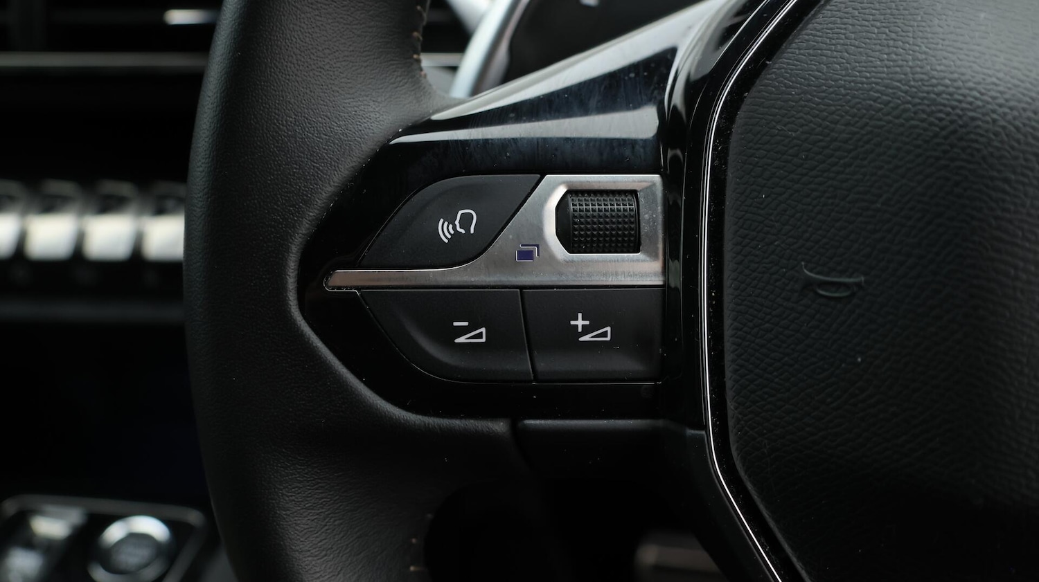 Used Peugeot 5008 2023 for sale - 76073179: Photo 25