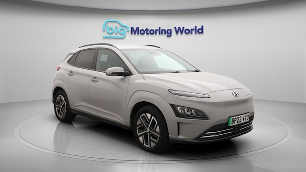 Used Hyundai KONA 2022 for sale - 76200938: Photo 2