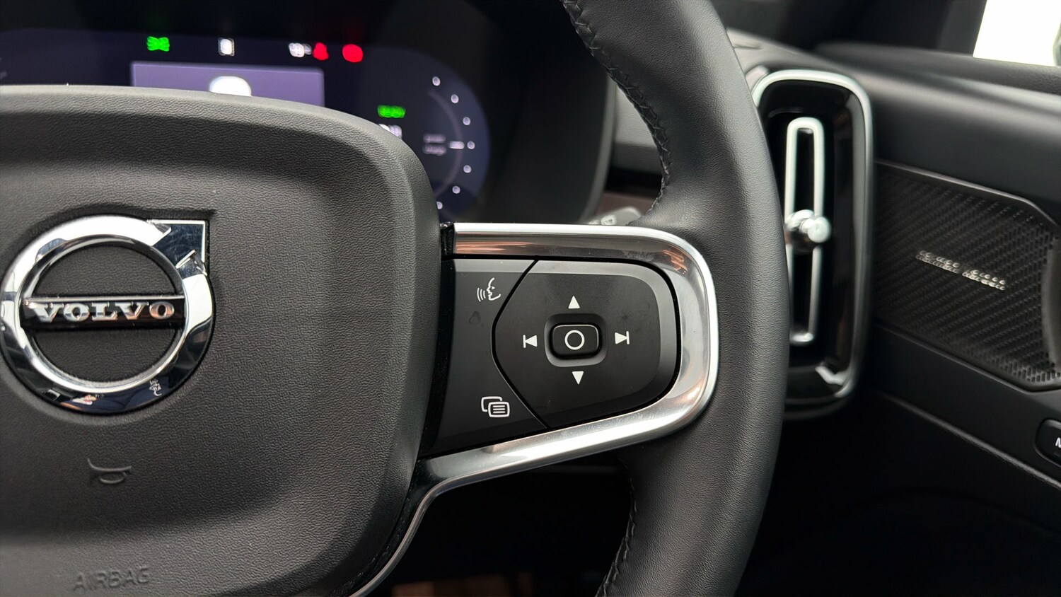Used Volvo EX40 2024 for sale - 78178228: Photo 24