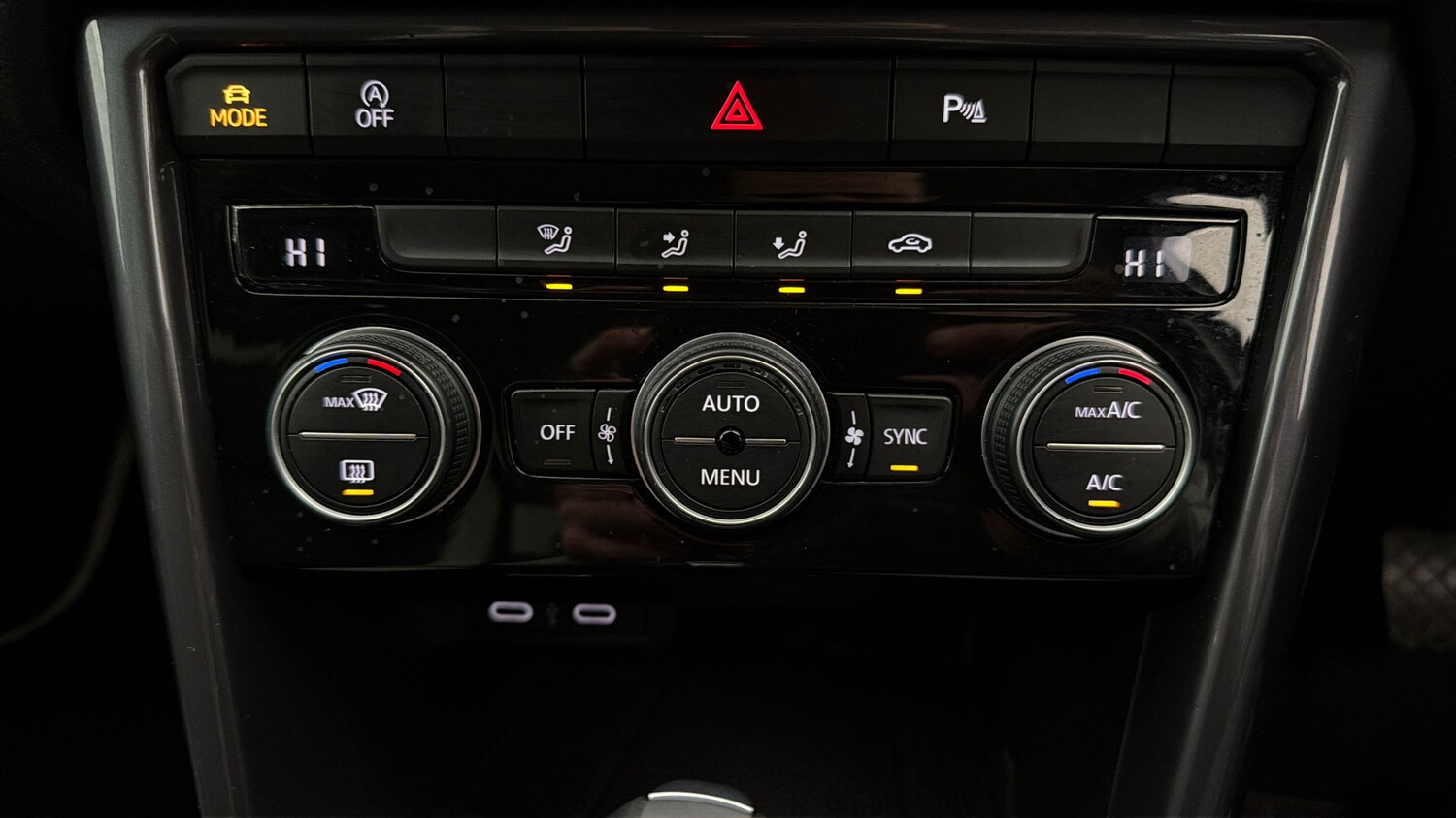 Used Volkswagen T-Roc for sale - 78223111: Photo 11