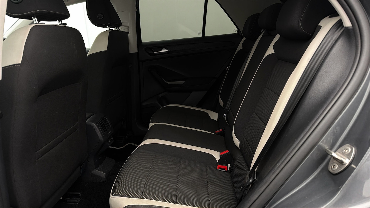 Used Volkswagen T-Roc for sale - 78223111: Photo 15