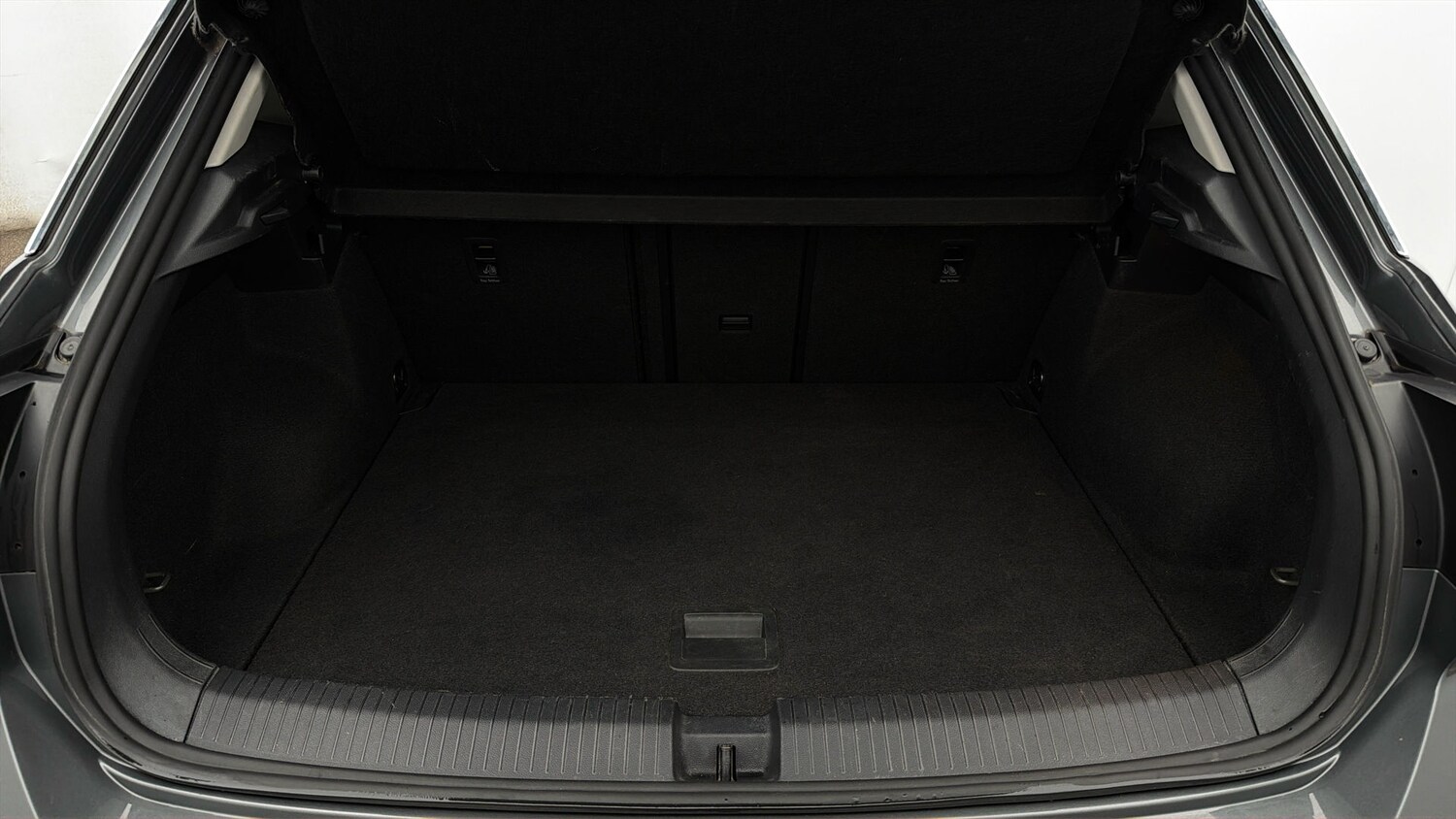 Used Volkswagen T-Roc for sale - 78223111: Photo 16