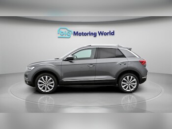 Used Volkswagen T-Roc 2021 for sale - 78223111: Photo