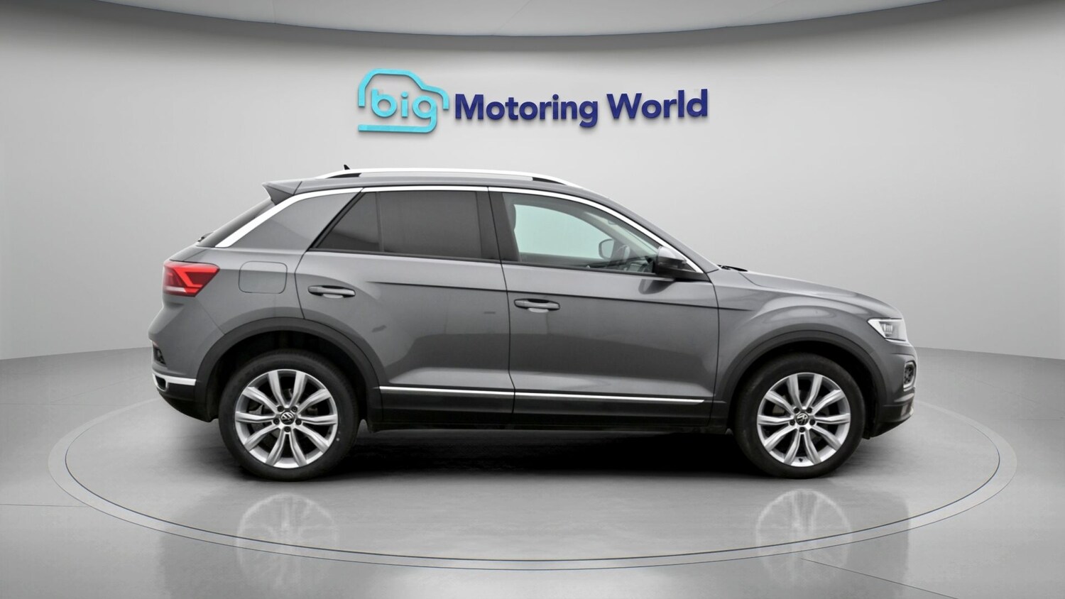 Used Volkswagen T-Roc for sale - 78223111: Photo 8
