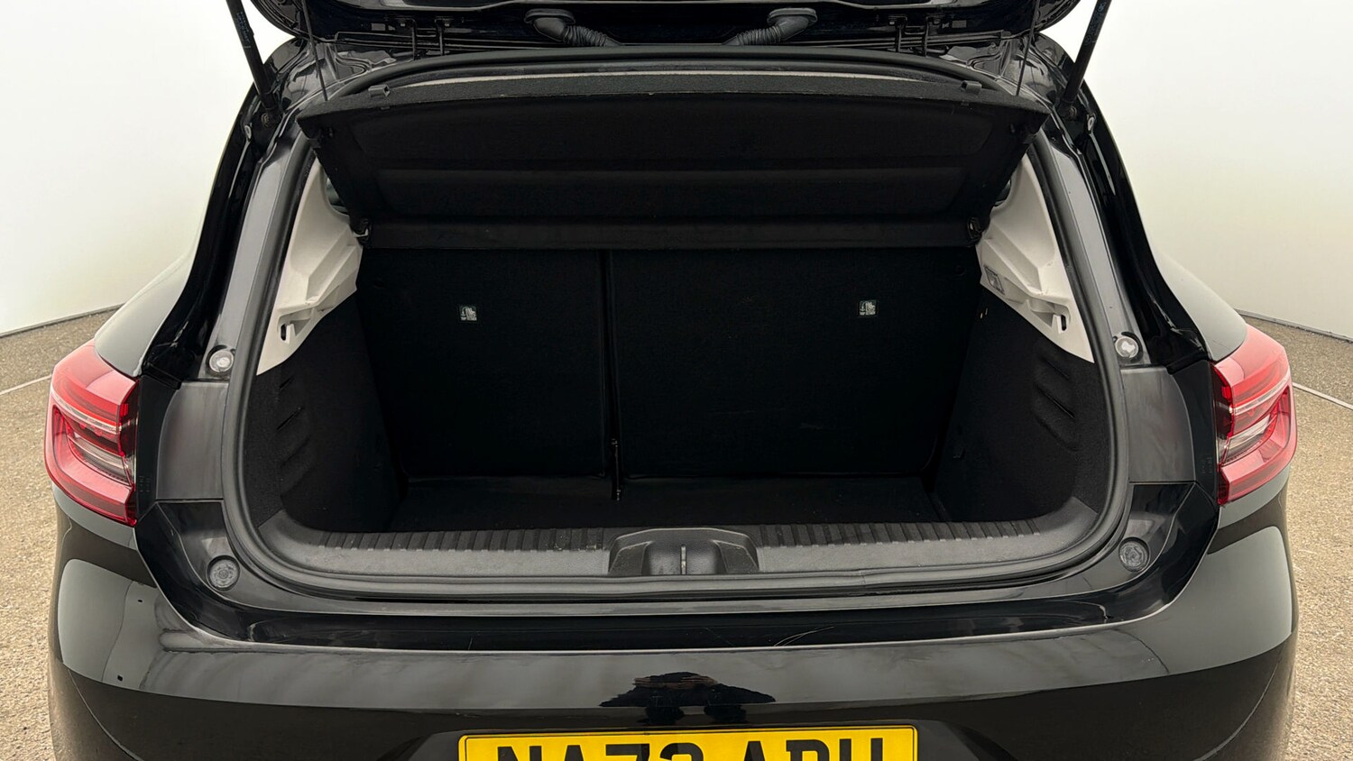 Used Renault Clio 2022 for sale - 77888296: Photo 8