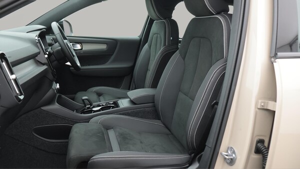 Used Volvo XC40 2024 for sale - 75646995: Photo 15