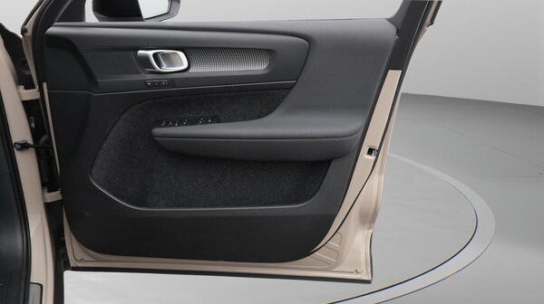 Used Volvo XC40 2024 for sale - 75646995: Photo 16