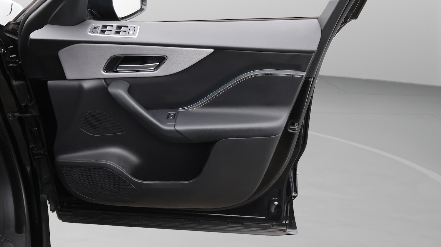 Used Jaguar F-Pace 2019 for sale - 76398739: Photo 16