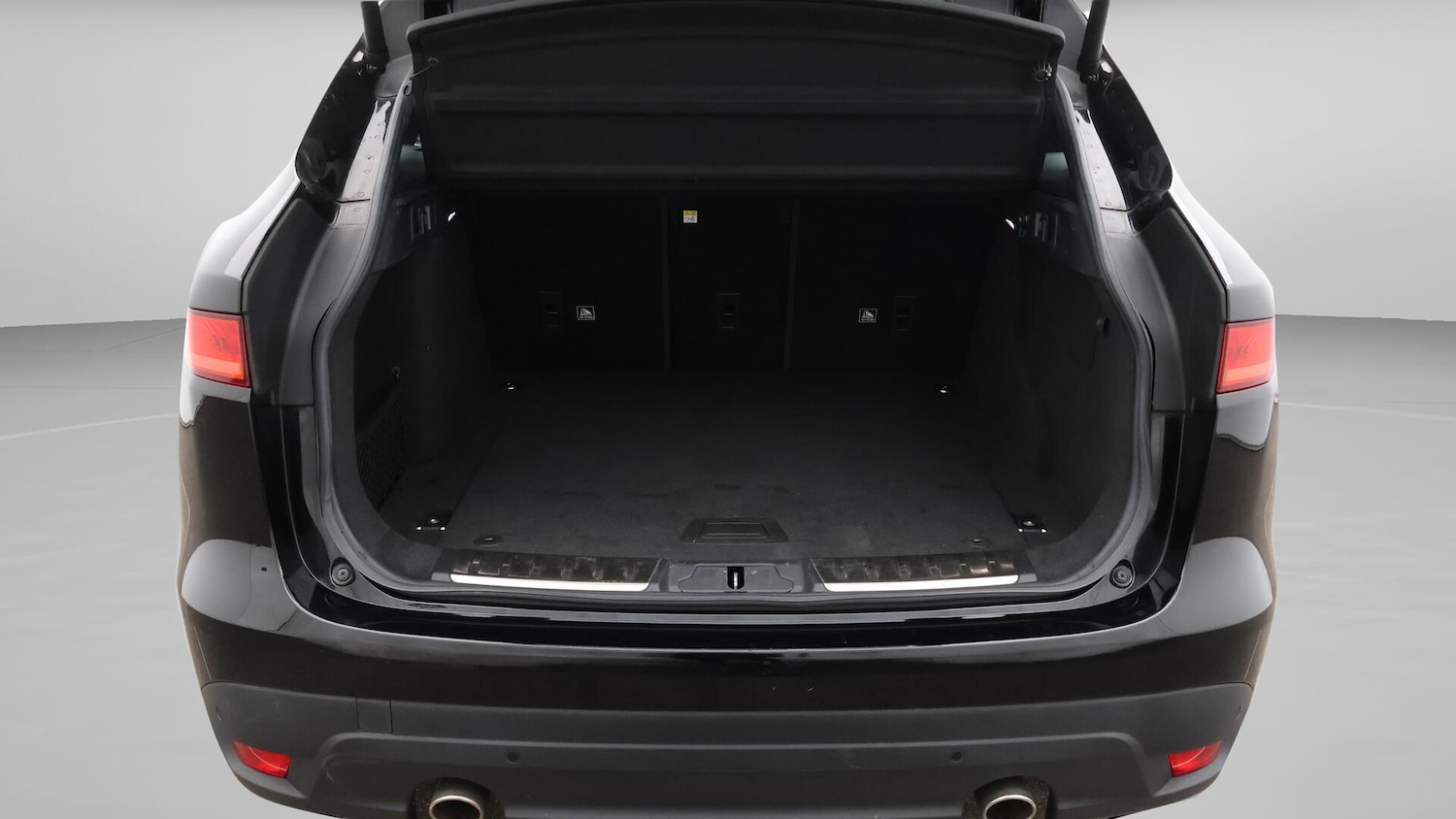 Used Jaguar F-Pace 2019 for sale - 76398739: Photo 18