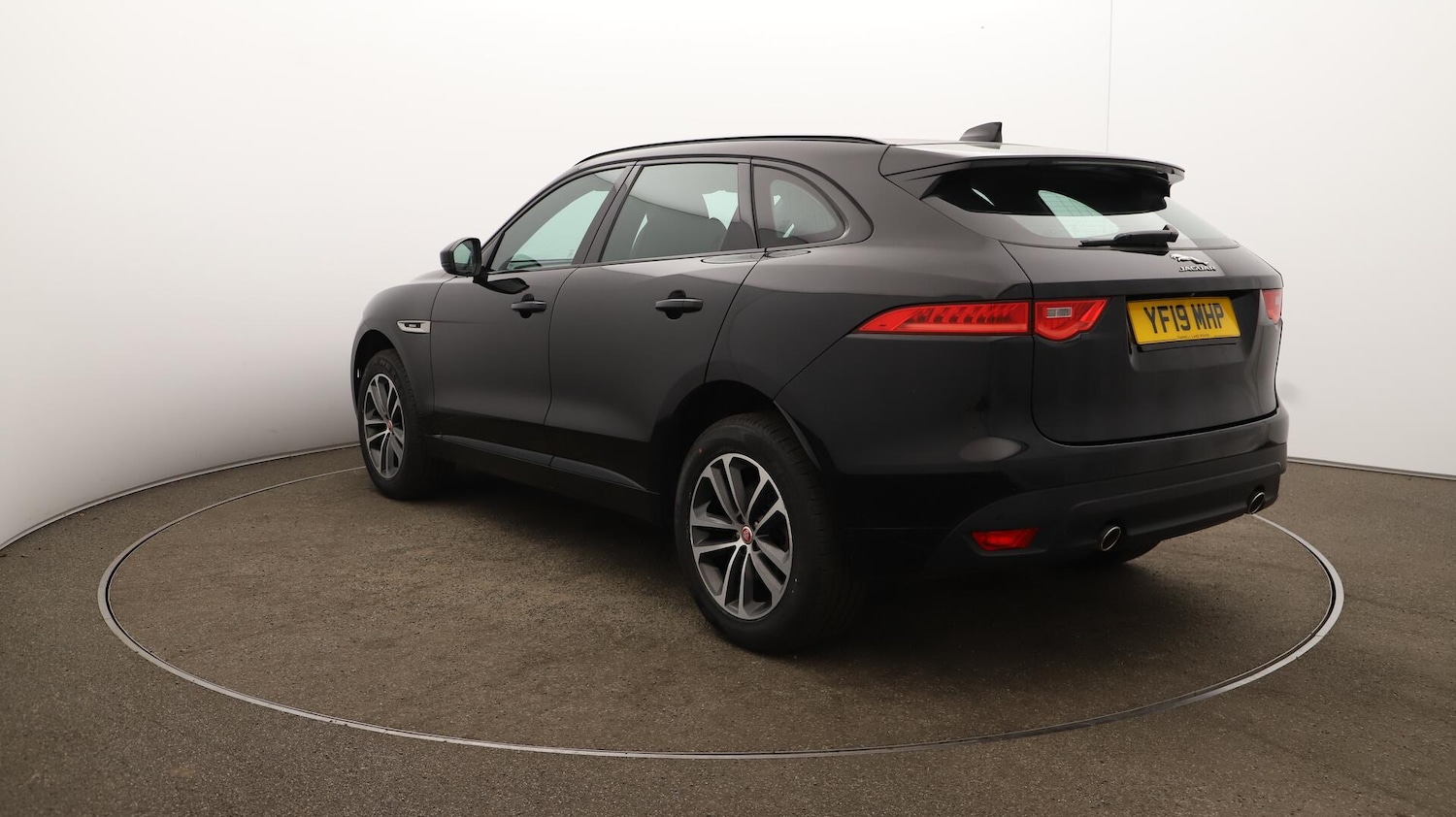 Used Jaguar F-Pace 2019 for sale - 76398739: Photo 64