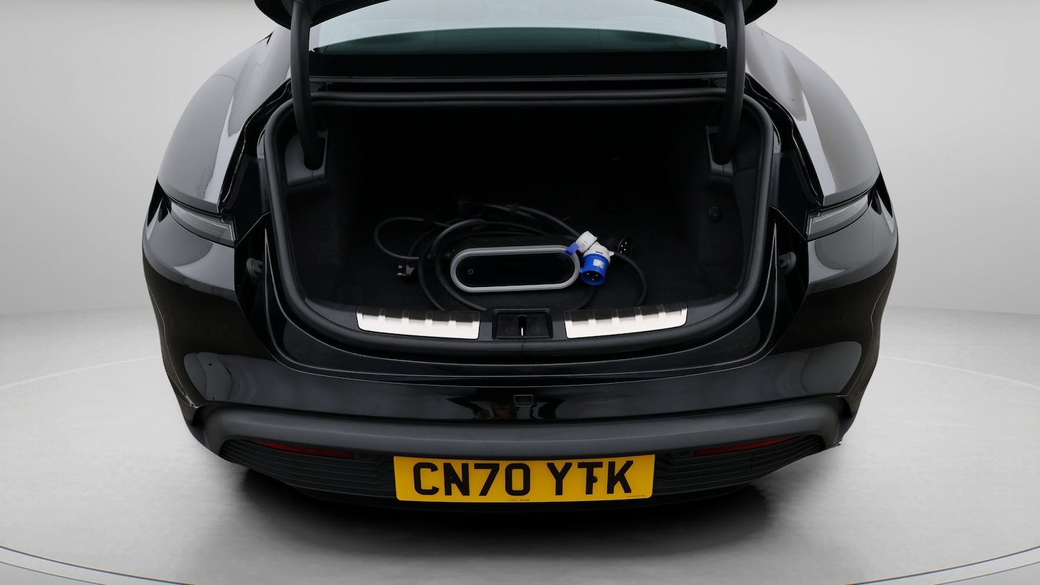 Used Porsche Taycan 2020 for sale - 77578314: Photo 17