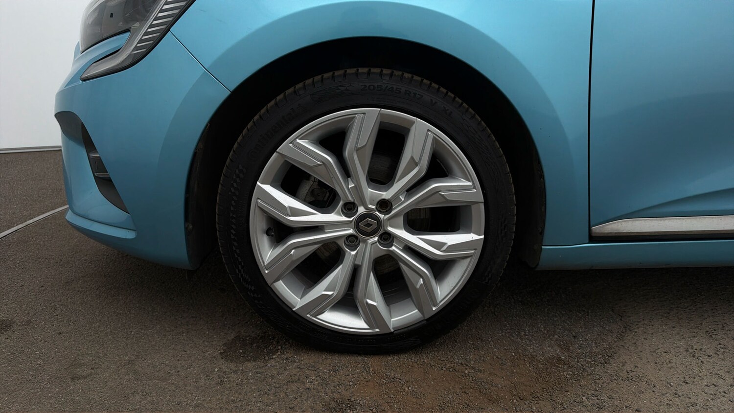 Used Renault Clio 2021 for sale - 77916311: Photo 17