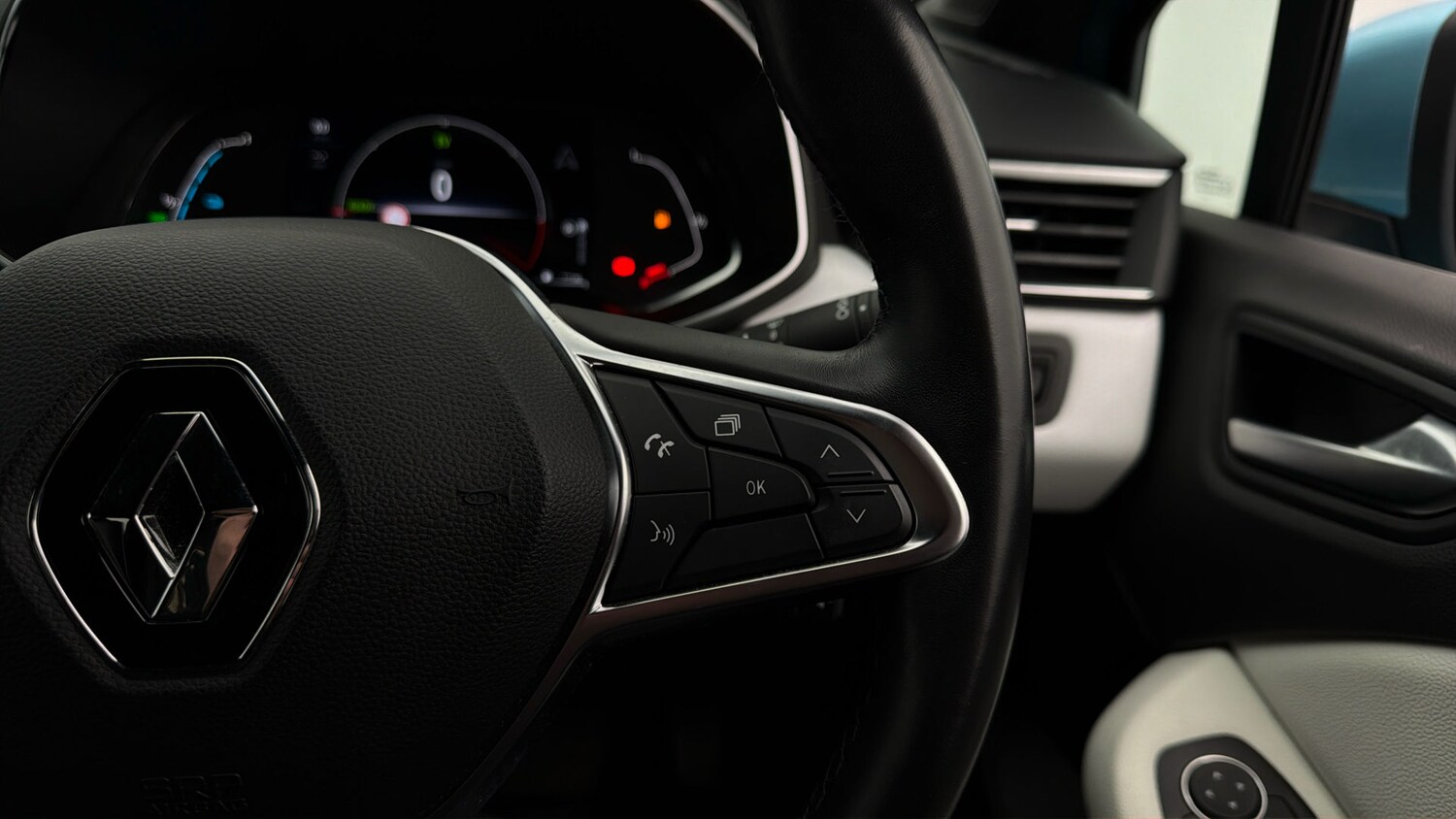 Used Renault Clio 2021 for sale - 77916311: Photo 24