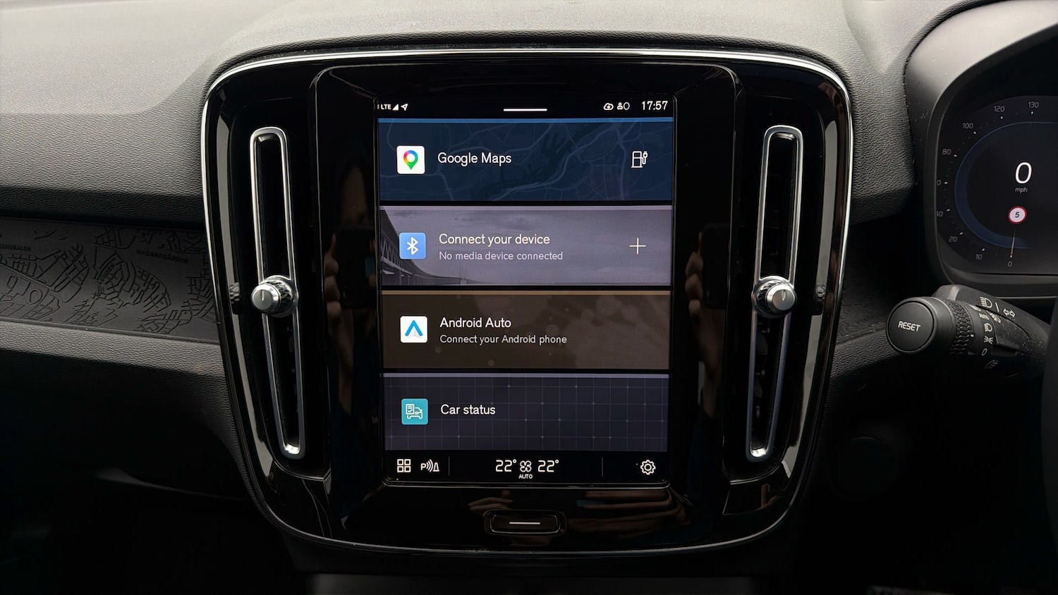 Used Volvo XC40 2023 for sale - 78081653: Photo 10