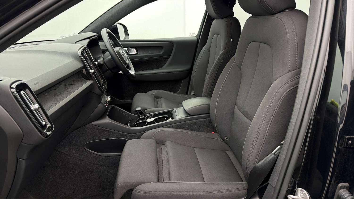 Used Volvo XC40 2023 for sale - 78081653: Photo 13