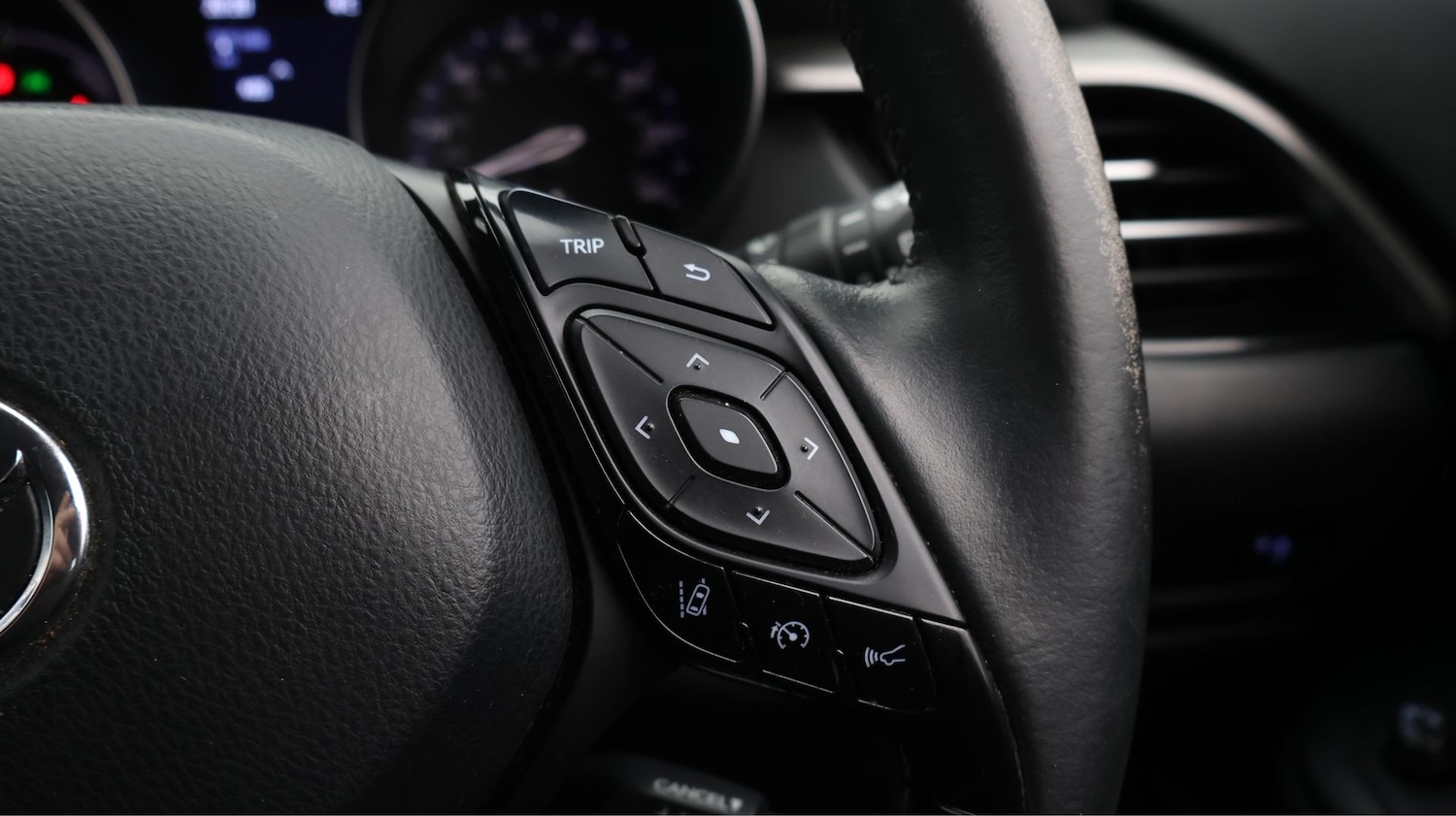 Used Toyota C-HR 2023 for sale - 77435537: Photo 25