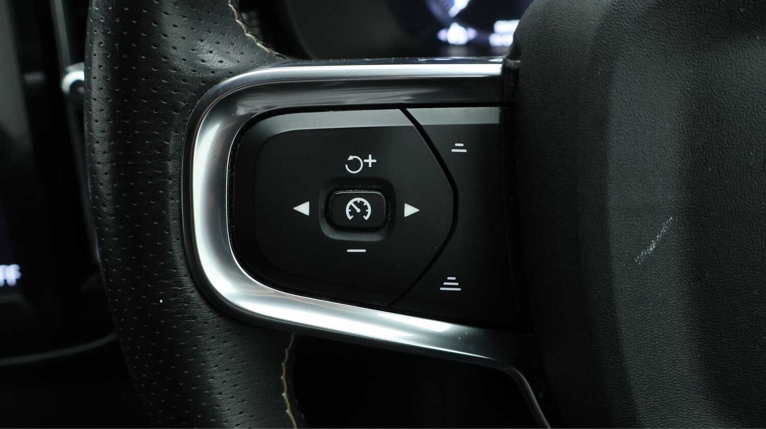 Used Volvo XC40 2021 for sale - 77271150: Photo 23