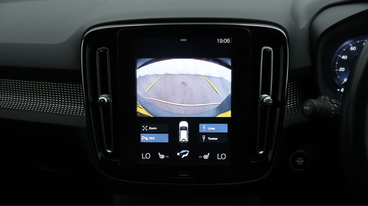 Used Volvo XC40 2021 for sale - 77271150: Photo 25