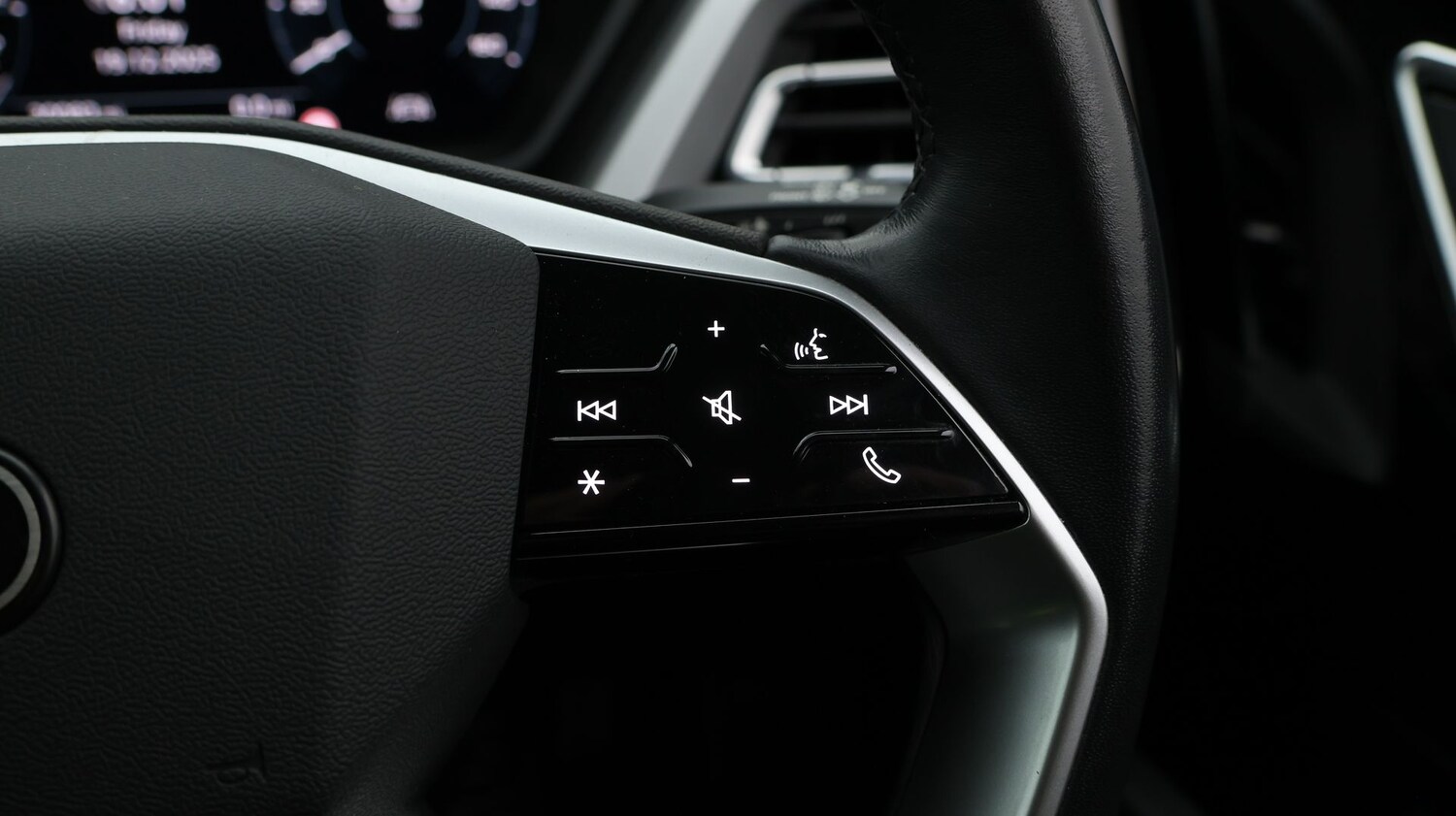 Used Audi Q4 e-tron 2023 for sale - 78062176: Photo 22