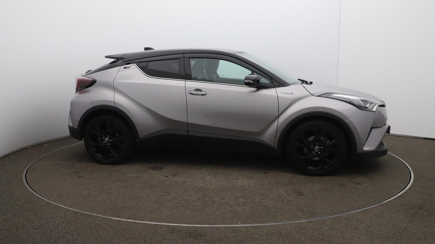 Used Toyota C-HR 2019 for sale - 76158617: Photo 48