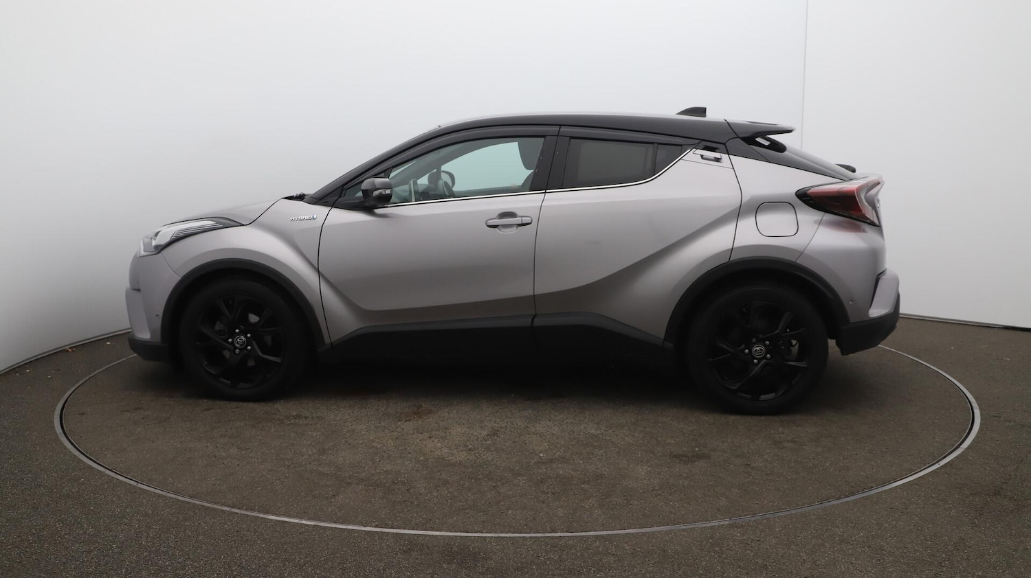 Used Toyota C-HR 2019 for sale - 76158617: Photo 64