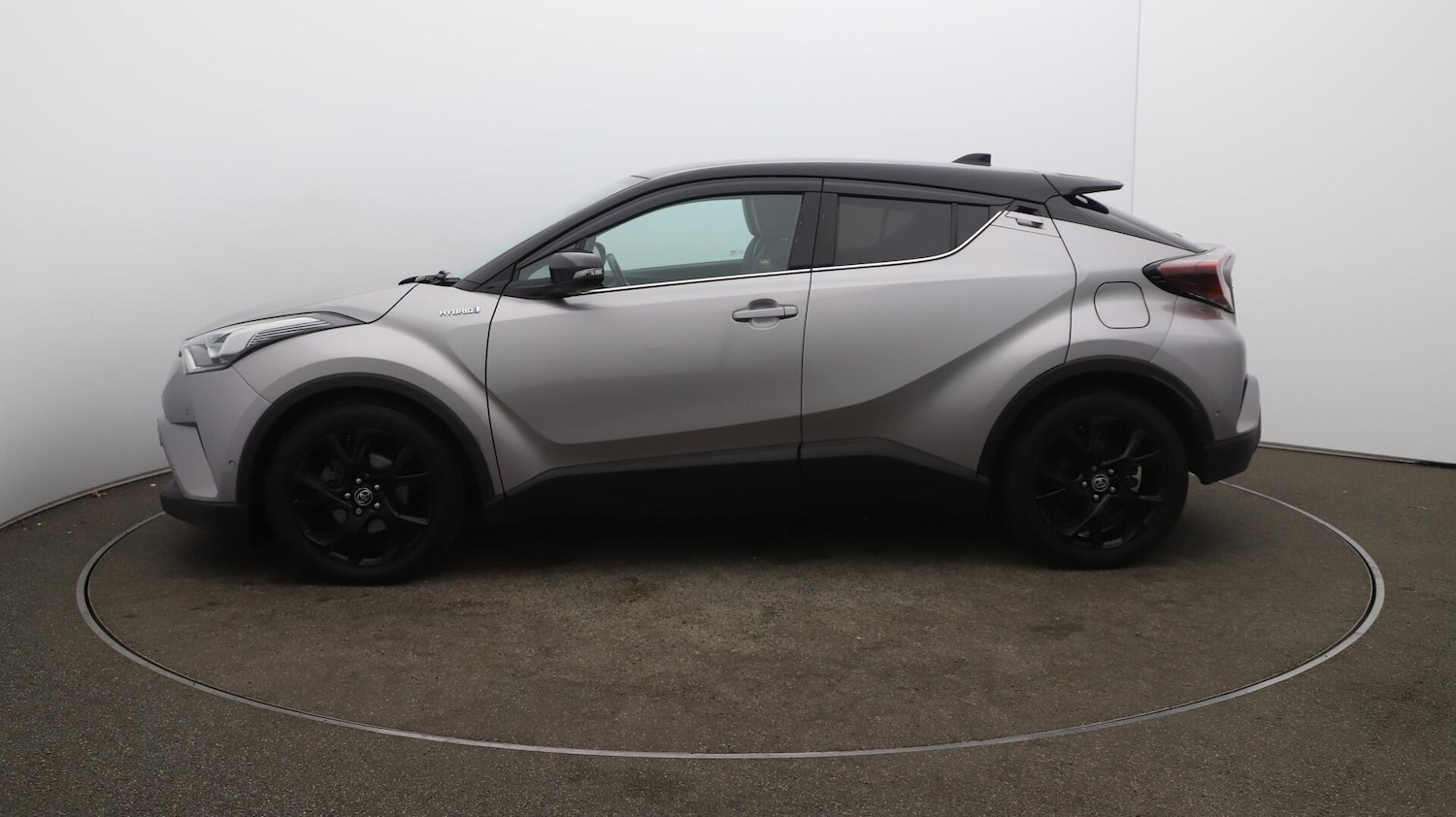 Used Toyota C-HR 2019 for sale - 76158617: Photo 65