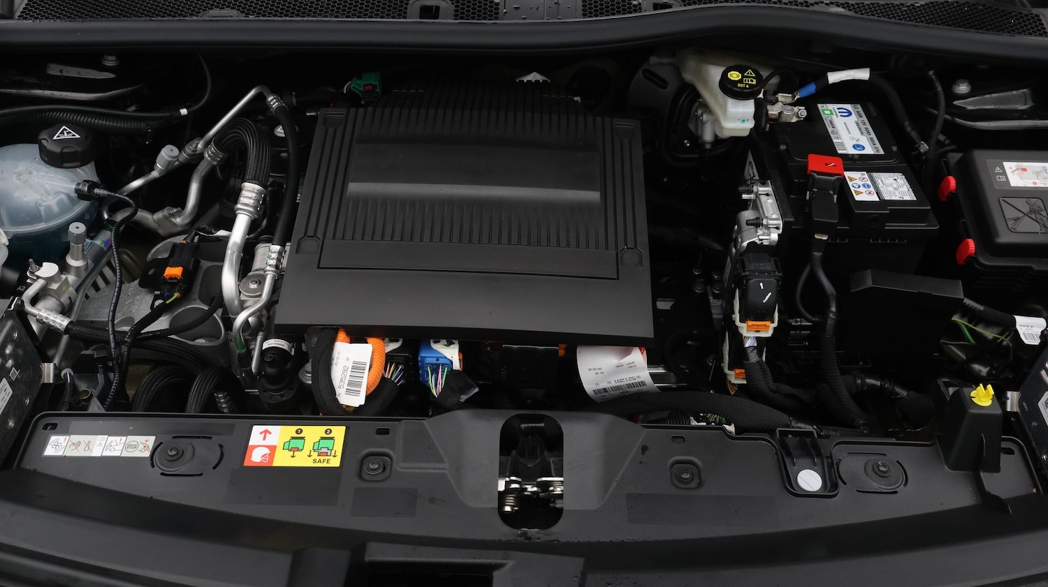 Used Peugeot E-2008 2025 for sale - 77627675: Photo 19