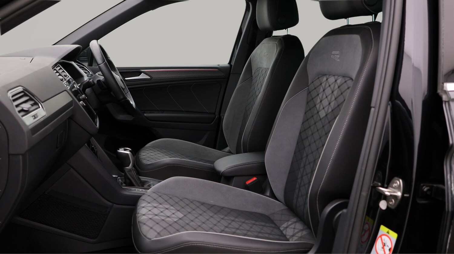 Used Volkswagen Tiguan 2023 for sale - 77501277: Photo 14