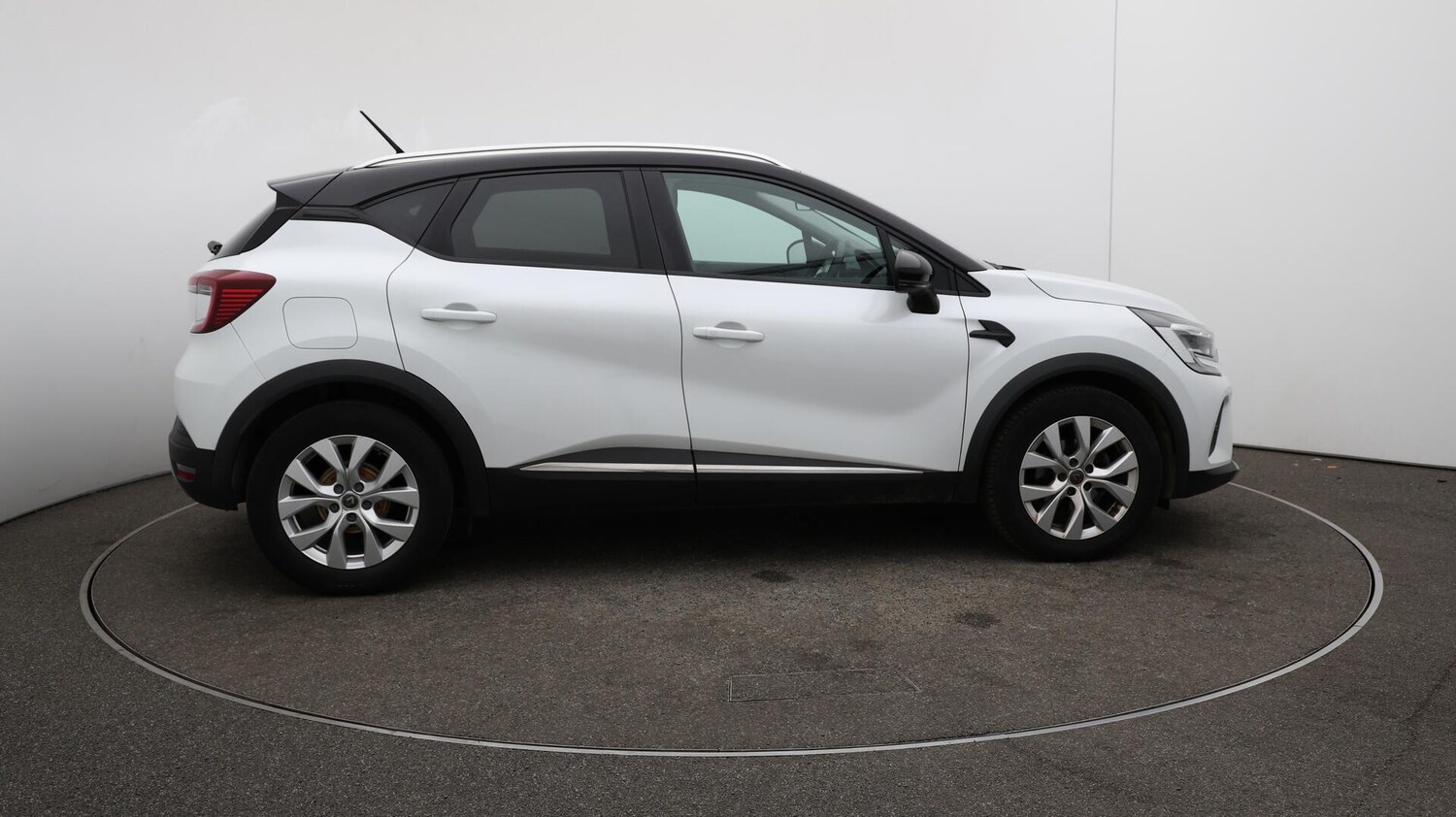 Used Renault Captur 2020 for sale - 76083867: Photo 49