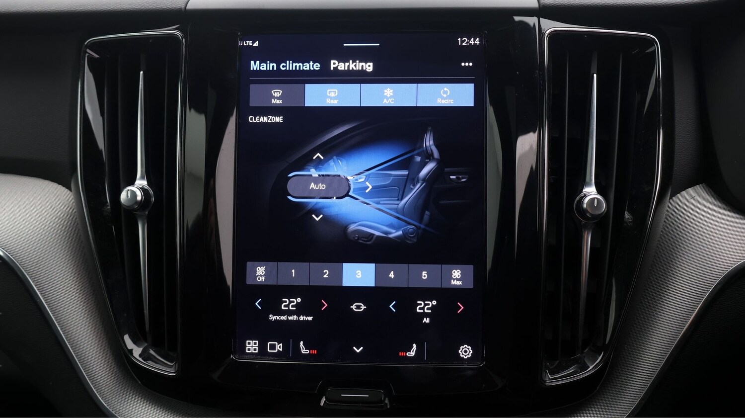 Used Volvo XC60 2021 for sale - 77896073: Photo 12