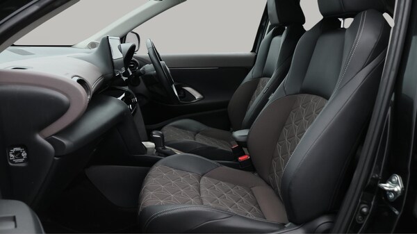 Used Toyota Yaris Cross 2022 for sale - 76246890: Photo 15