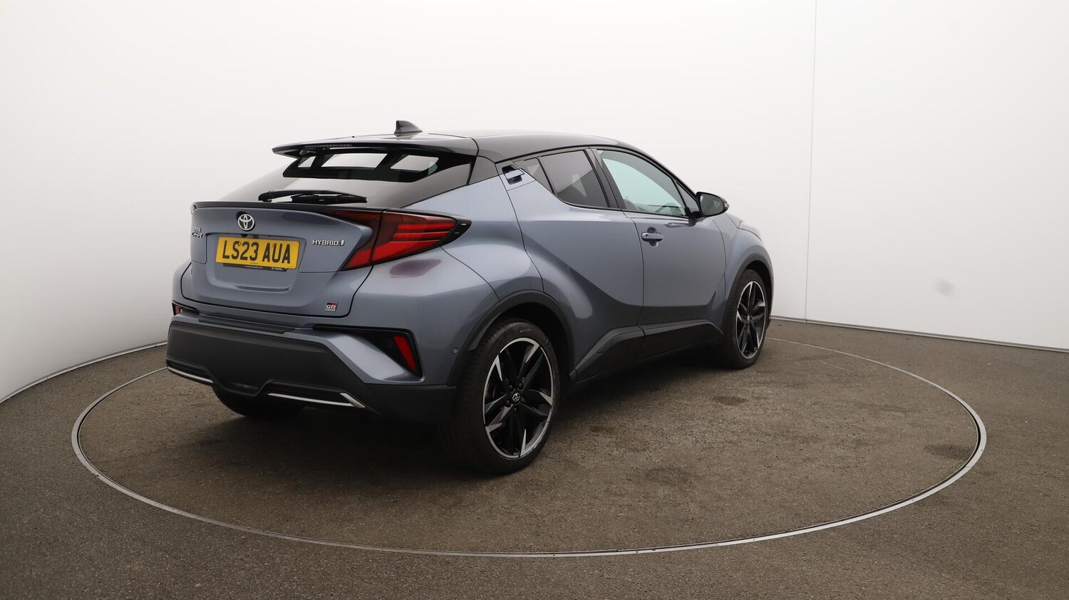 Used Toyota C-HR 2023 for sale - 75926935: Photo 55