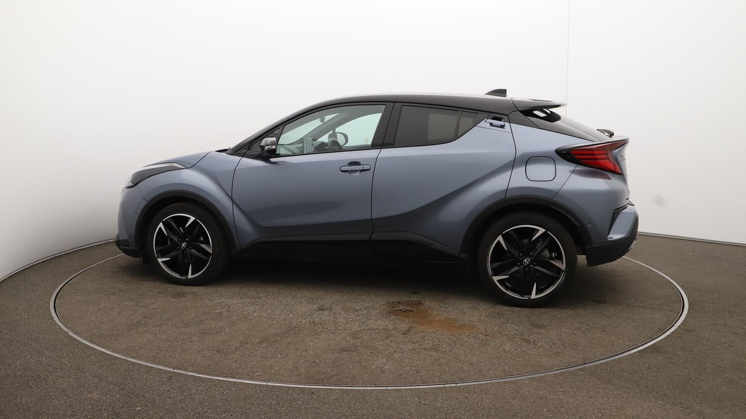 Used Toyota C-HR 2023 for sale - 75926935: Photo 59