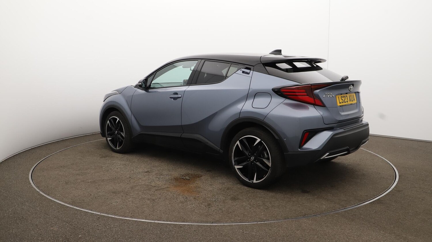 Used Toyota C-HR 2023 for sale - 75926935: Photo 64