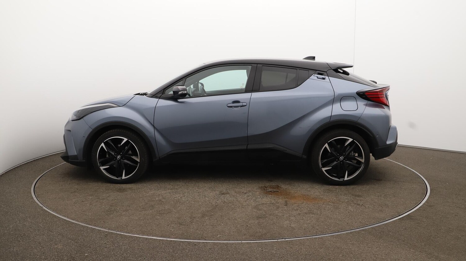 Used Toyota C-HR 2023 for sale - 75926935: Photo 65