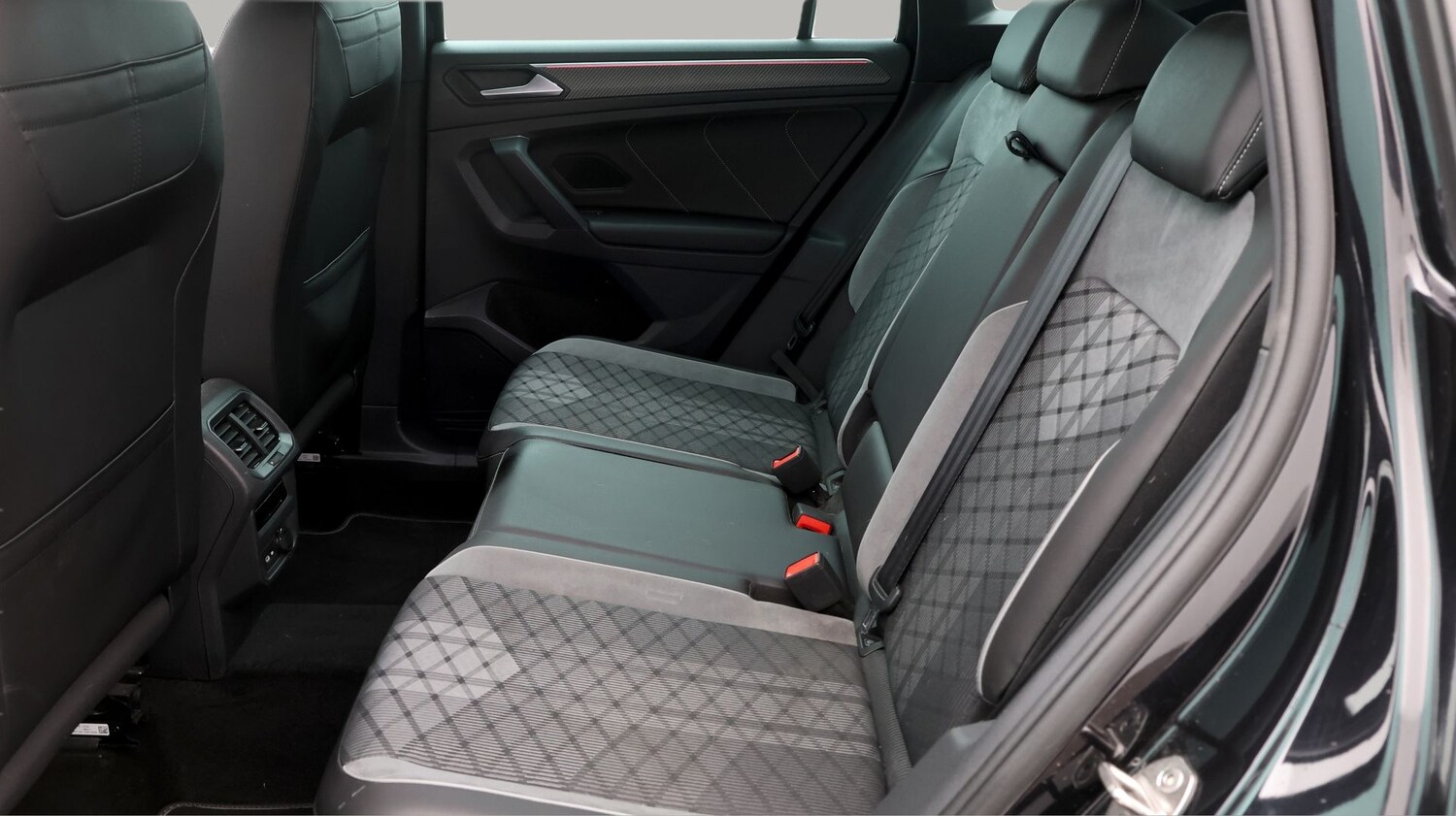 Used Volkswagen Tiguan for sale - 77864635: Photo 16