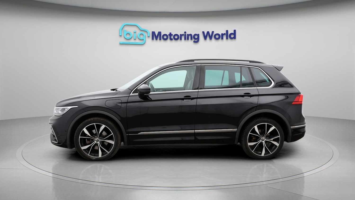 Used Volkswagen Tiguan for sale - 77864635: Photo 4