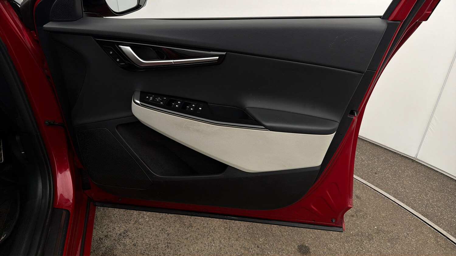 Used Kia EV6 2023 for sale - 77963029: Photo 14