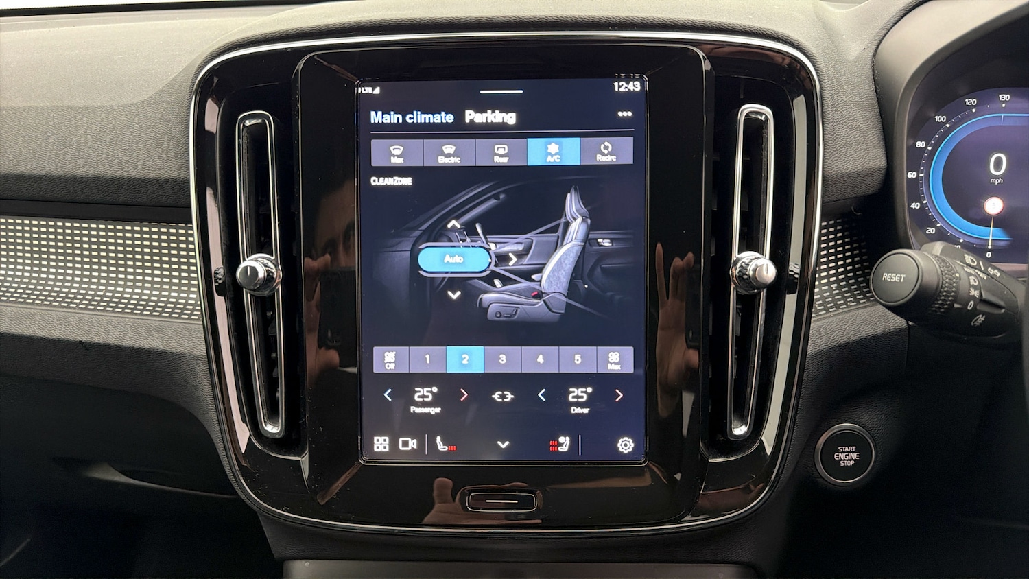 Used Volvo XC40 2025 for sale - 77921615: Photo 11