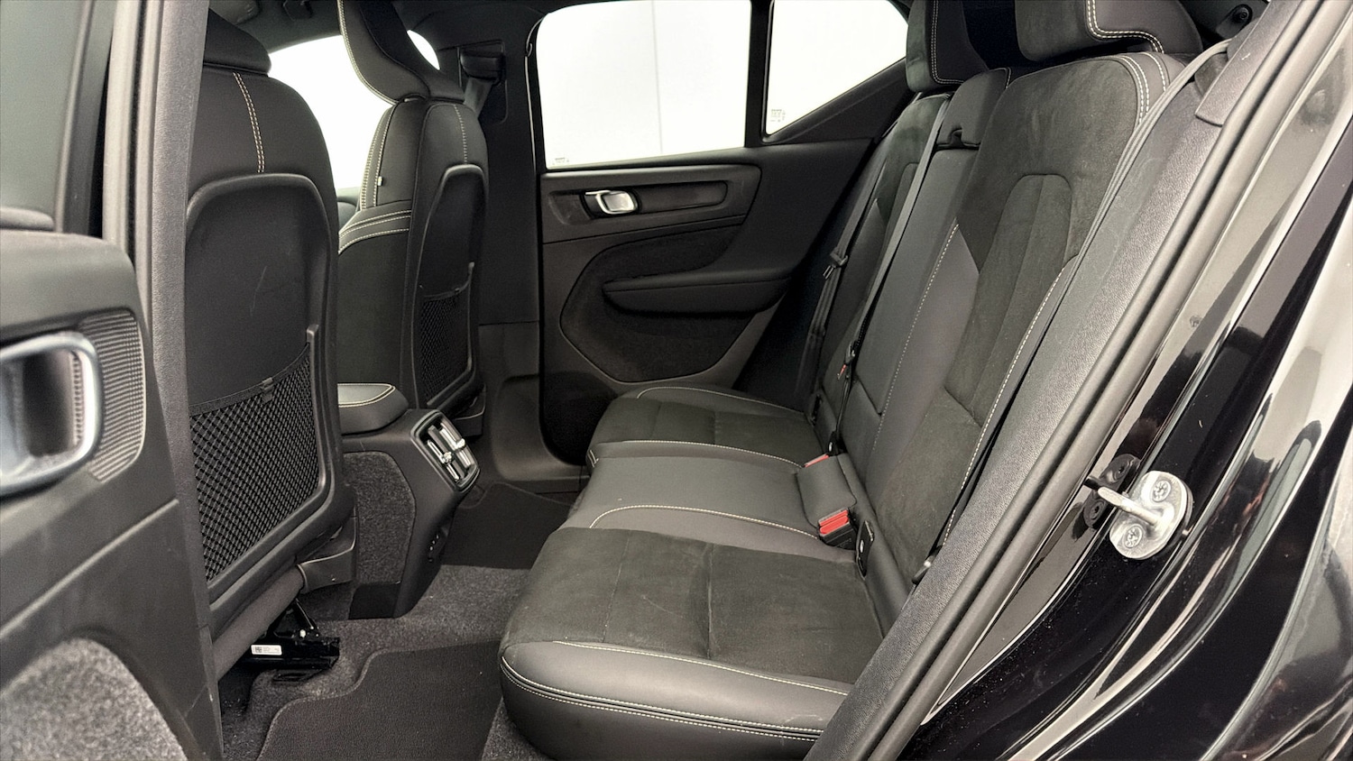 Used Volvo XC40 2025 for sale - 77921615: Photo 15