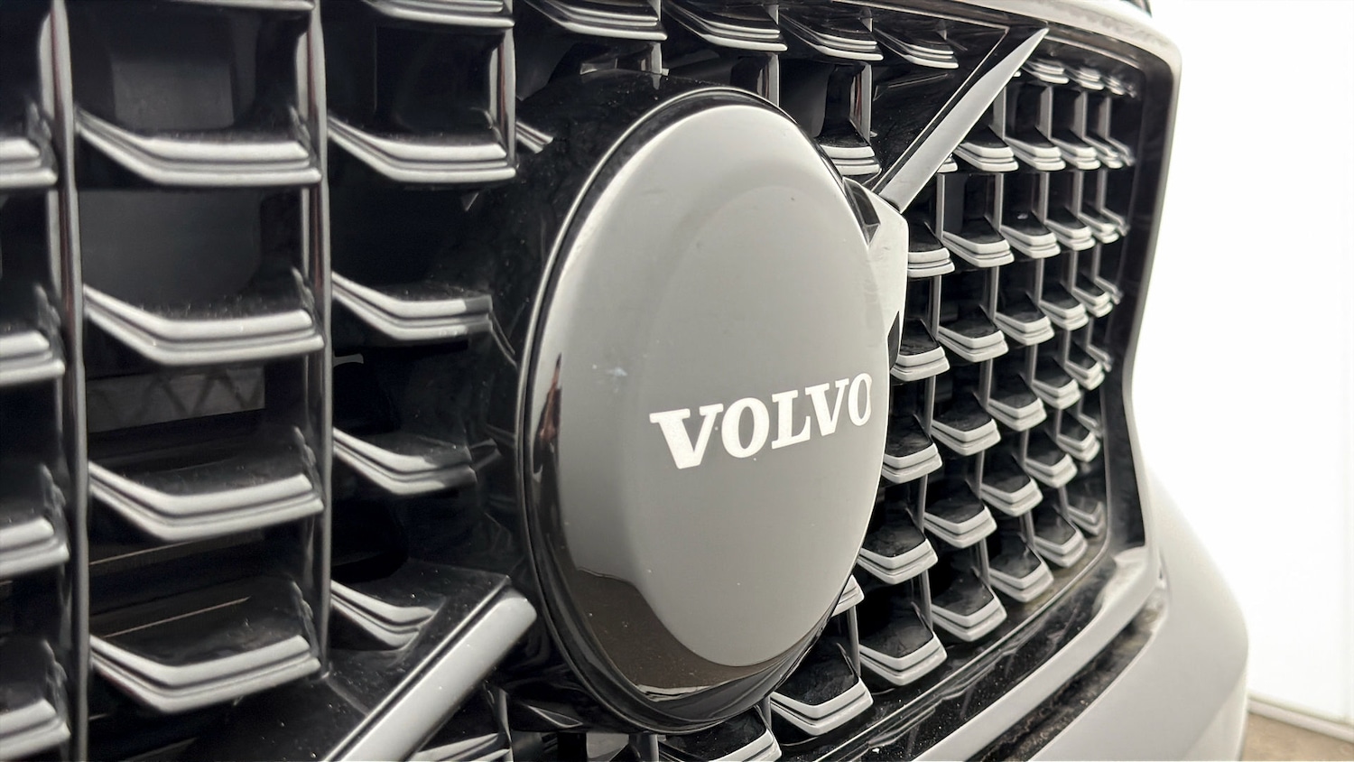 Used Volvo XC40 2025 for sale - 77921615: Photo 22