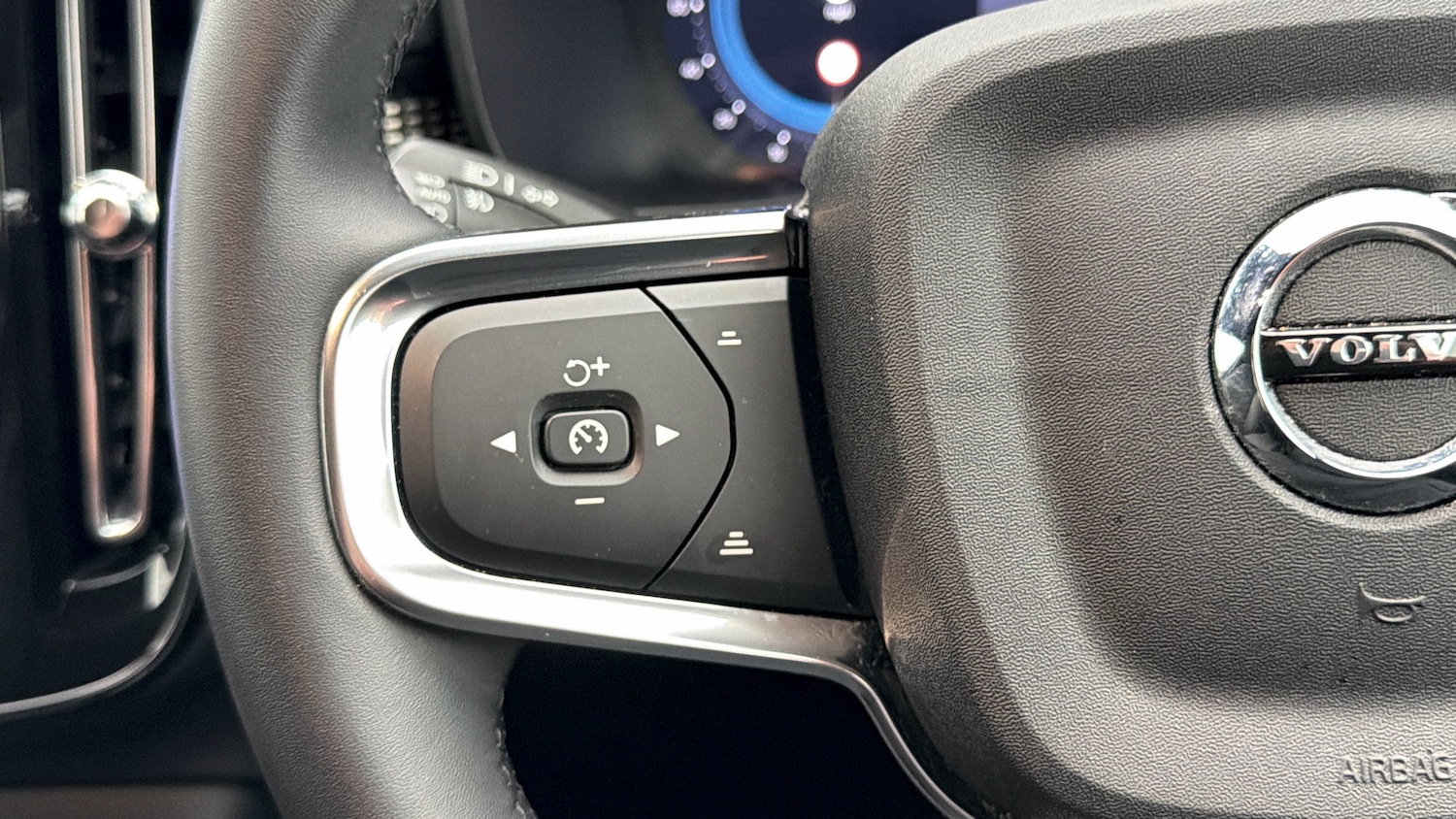 Used Volvo XC40 2025 for sale - 77921615: Photo 23