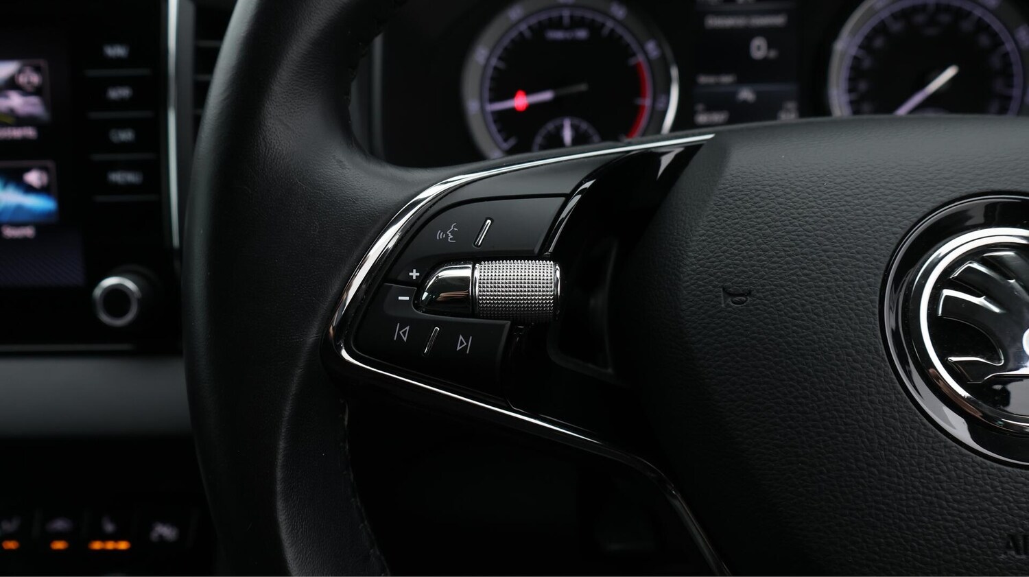 Used Skoda Karoq 2020 for sale - 76440810: Photo 25