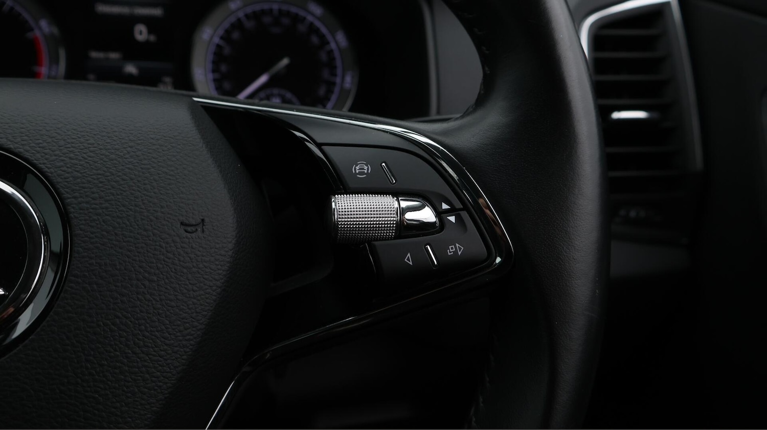 Used Skoda Karoq 2020 for sale - 76440810: Photo 26