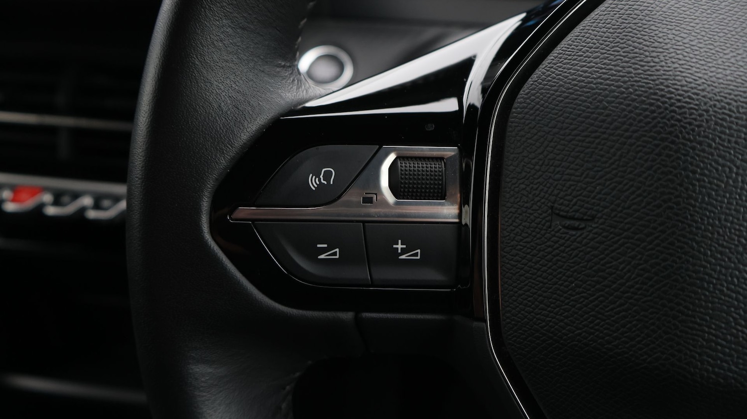 Used Peugeot E-2008 2023 for sale - 77345767: Photo 24