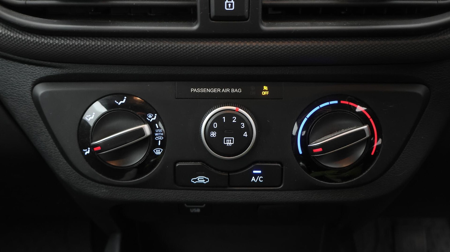 Used Hyundai i10 2022 for sale - 76138364: Photo 13