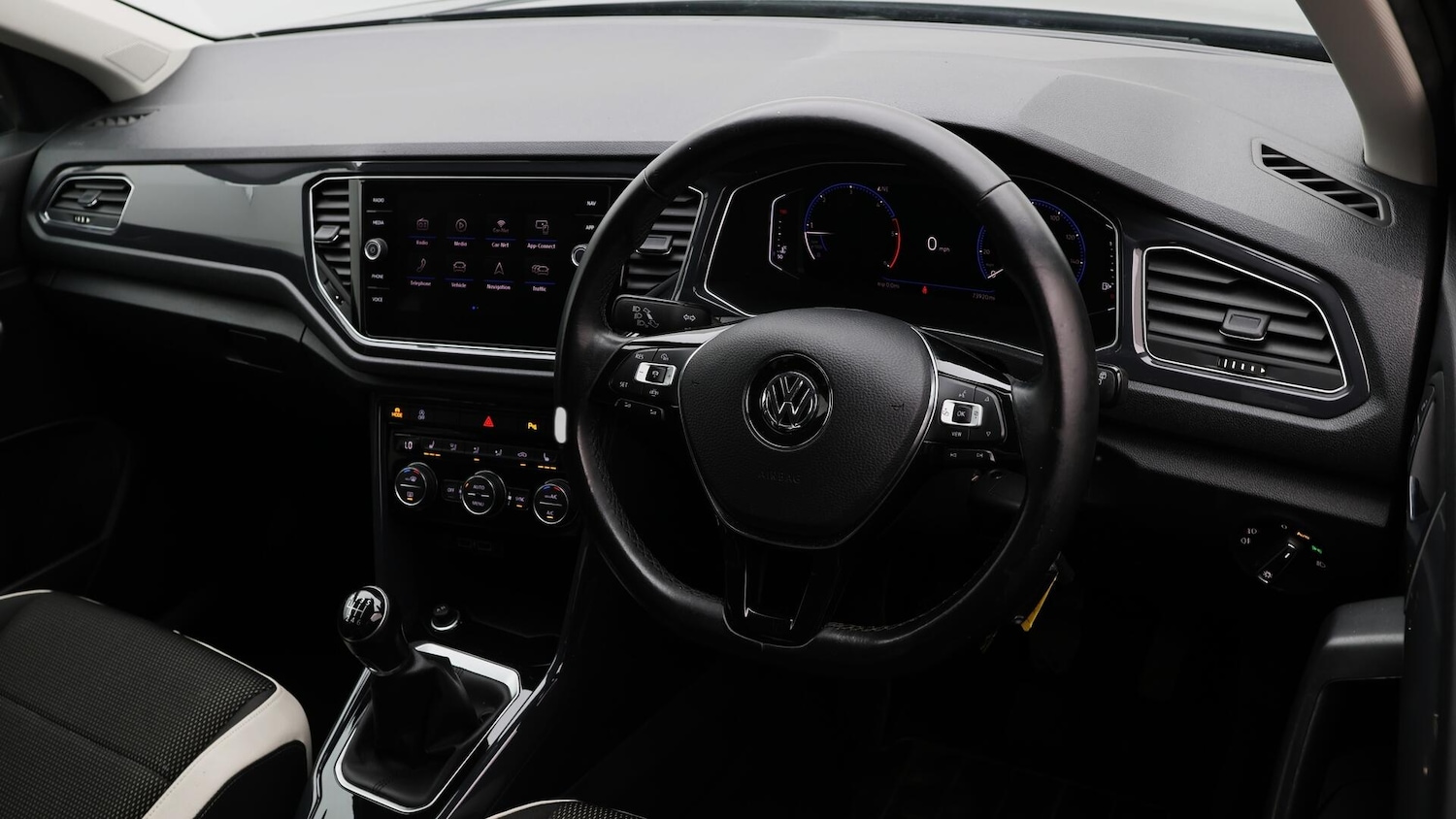 Used Volkswagen T-Roc 2019 for sale - 76700911: Photo 10