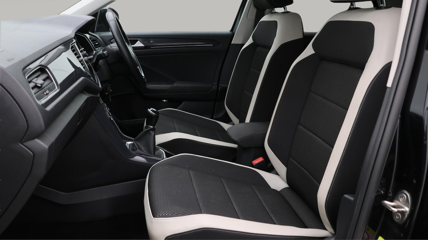 Used Volkswagen T-Roc 2019 for sale - 76700911: Photo 15