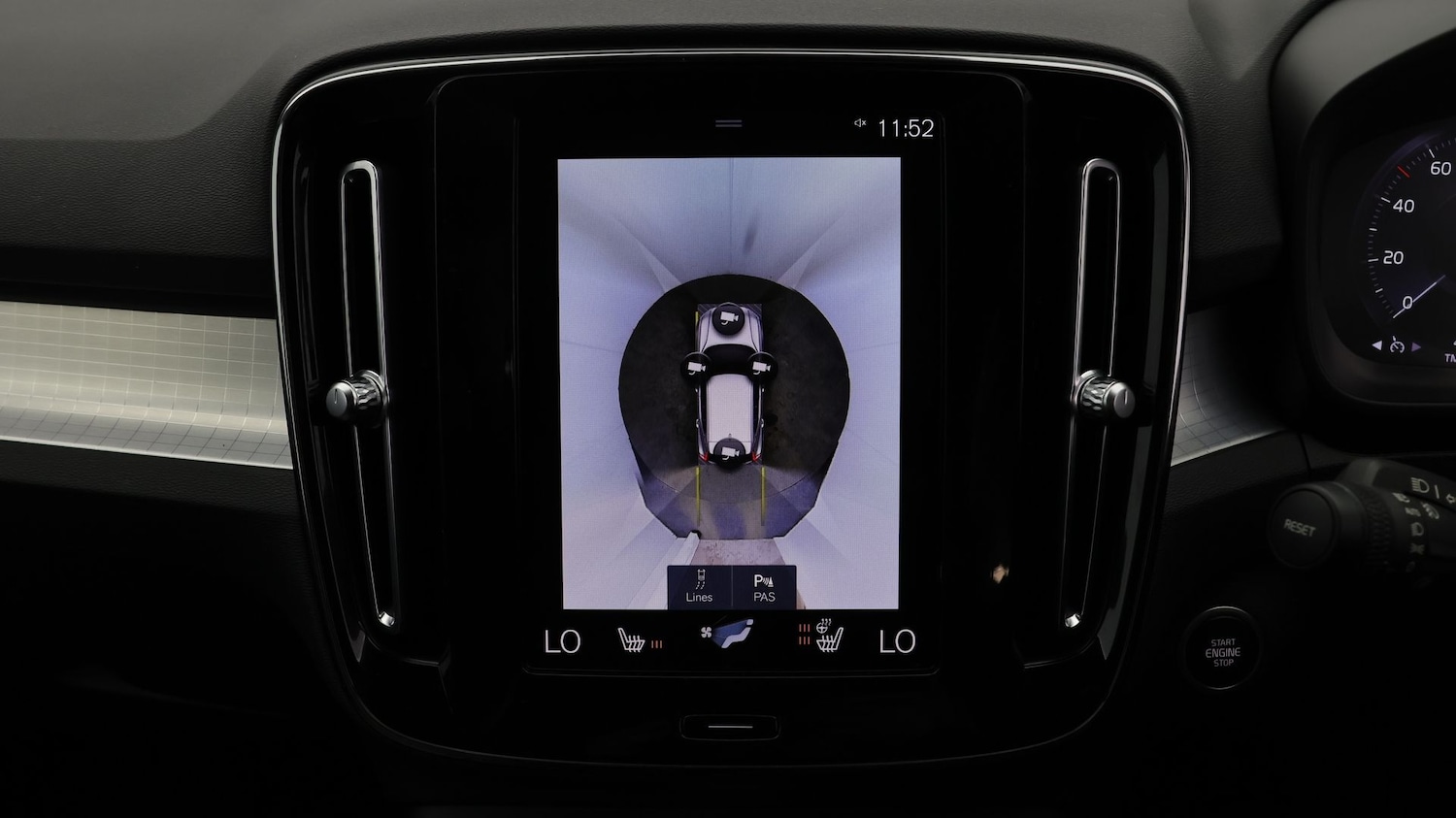 Used Volvo XC40 2023 for sale - 77520424: Photo 25