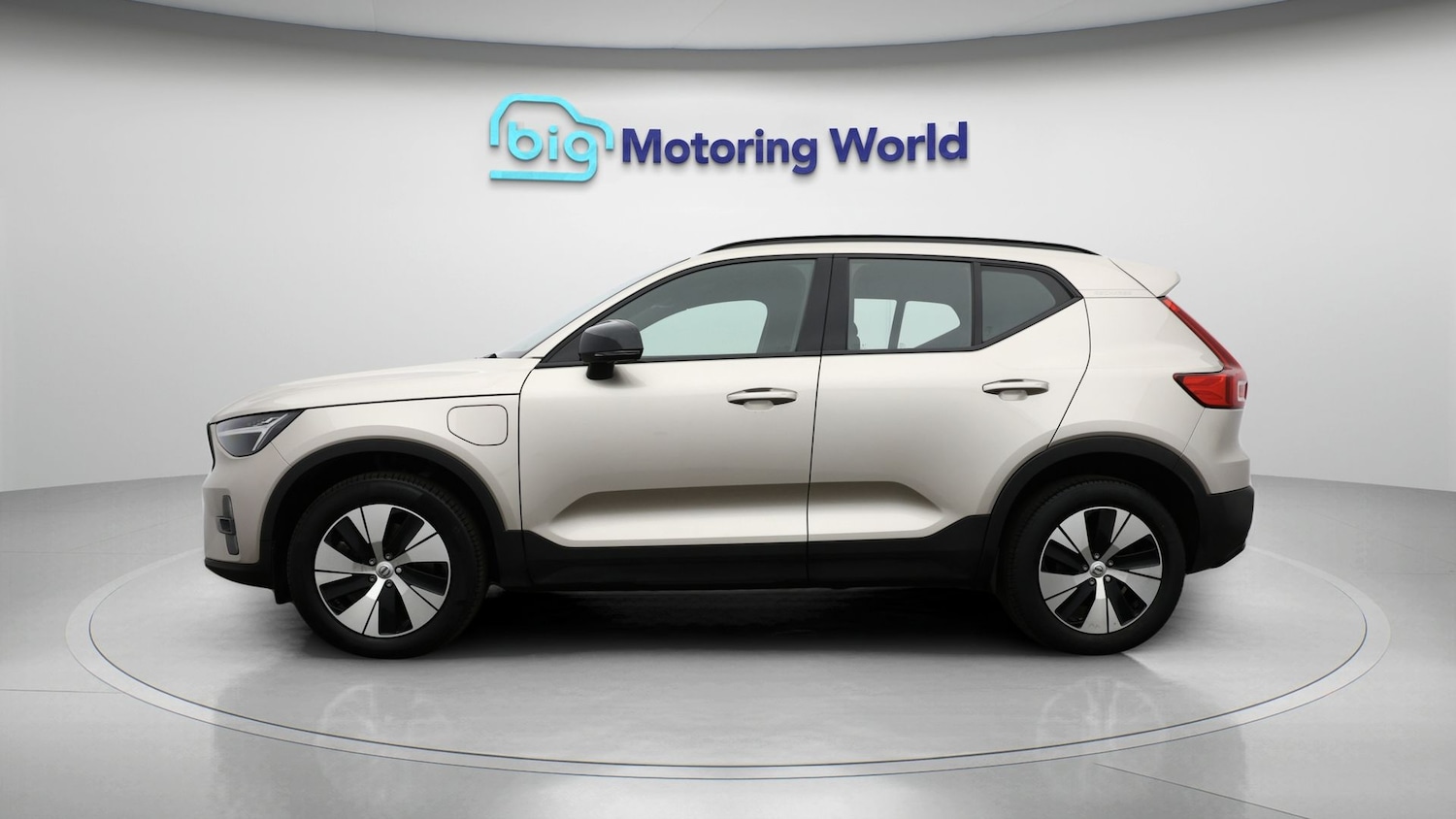 Used Volvo XC40 2023 for sale - 77520424: Photo 4